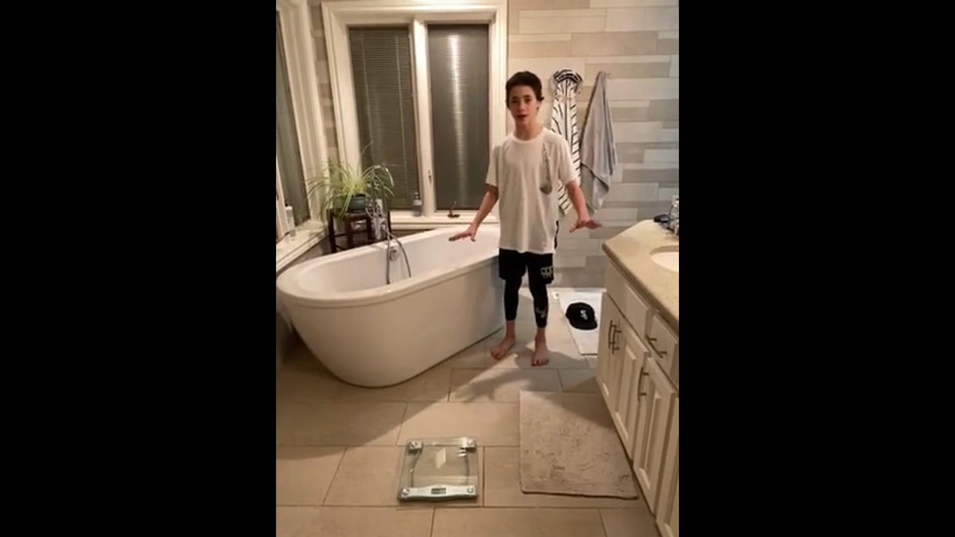 Watch gavin brokenshire's Weight: 96.8 pounds
