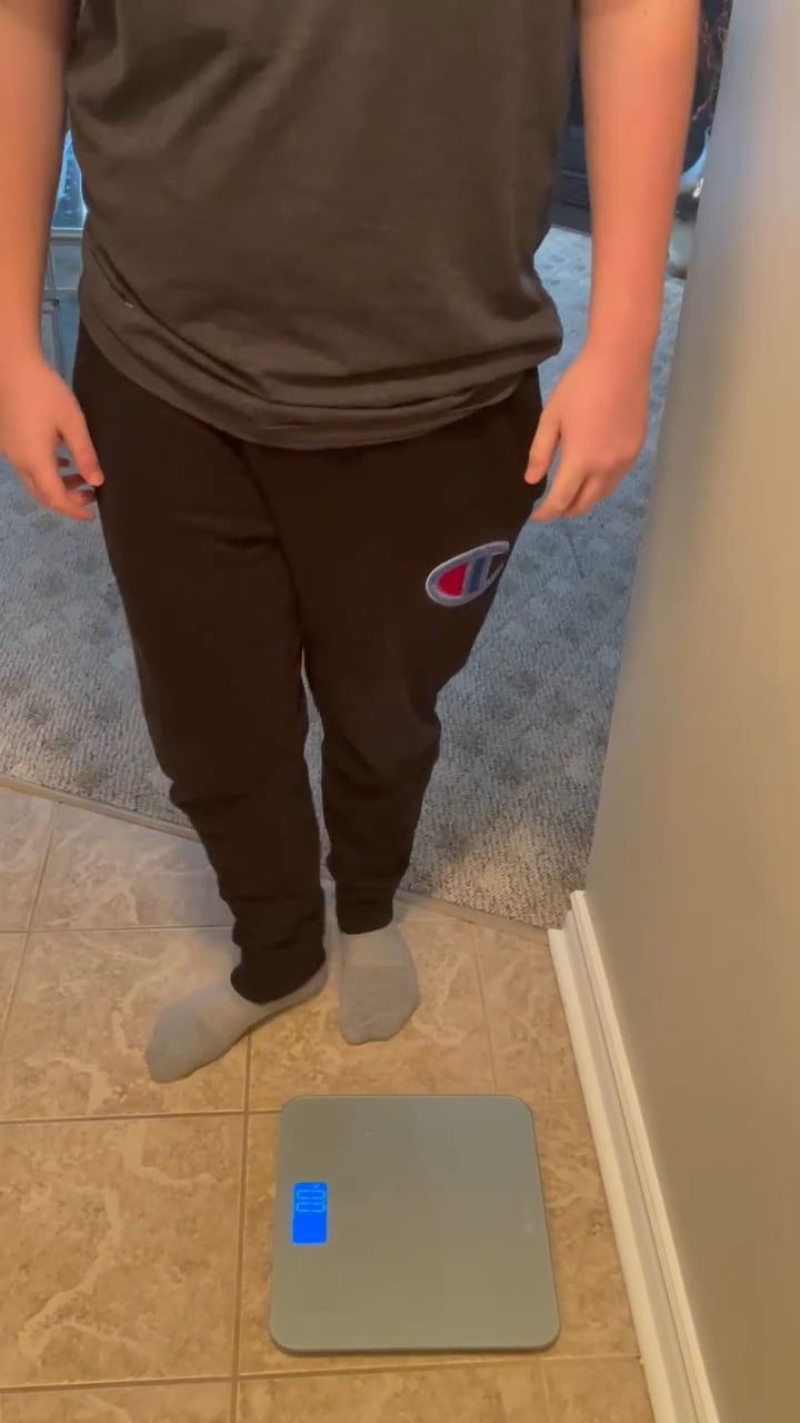 Watch lucas guthrie-williamson's Weight: 224.6 pounds