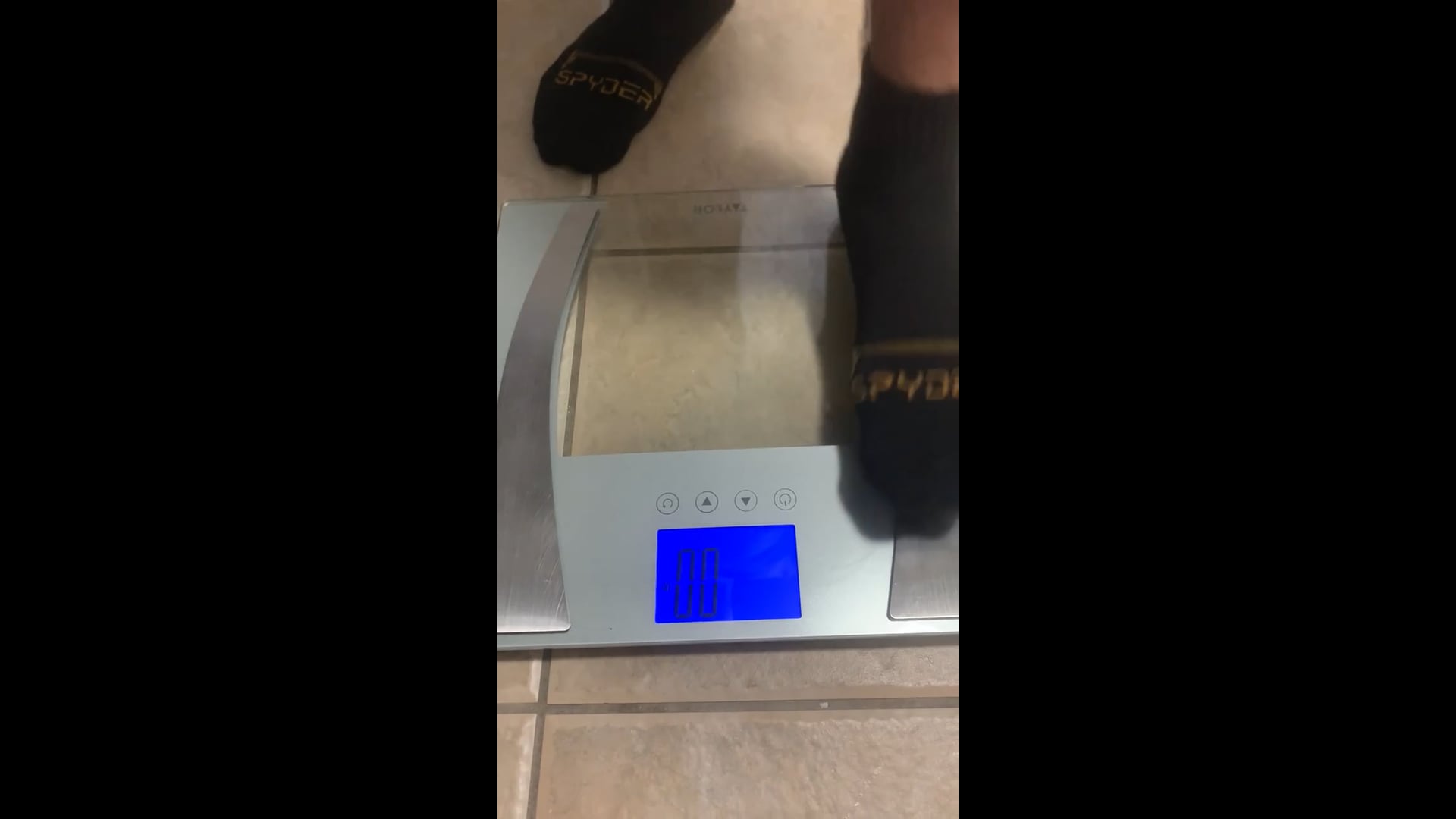 Watch thomas lio's Weight: 159 pounds