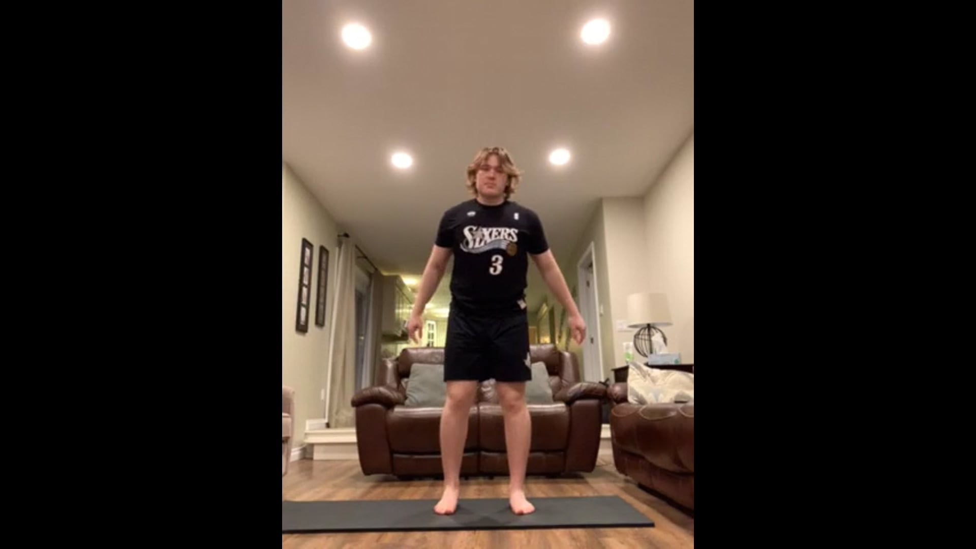 Watch noah divalentin's Vertical Jump: 19.41 inches