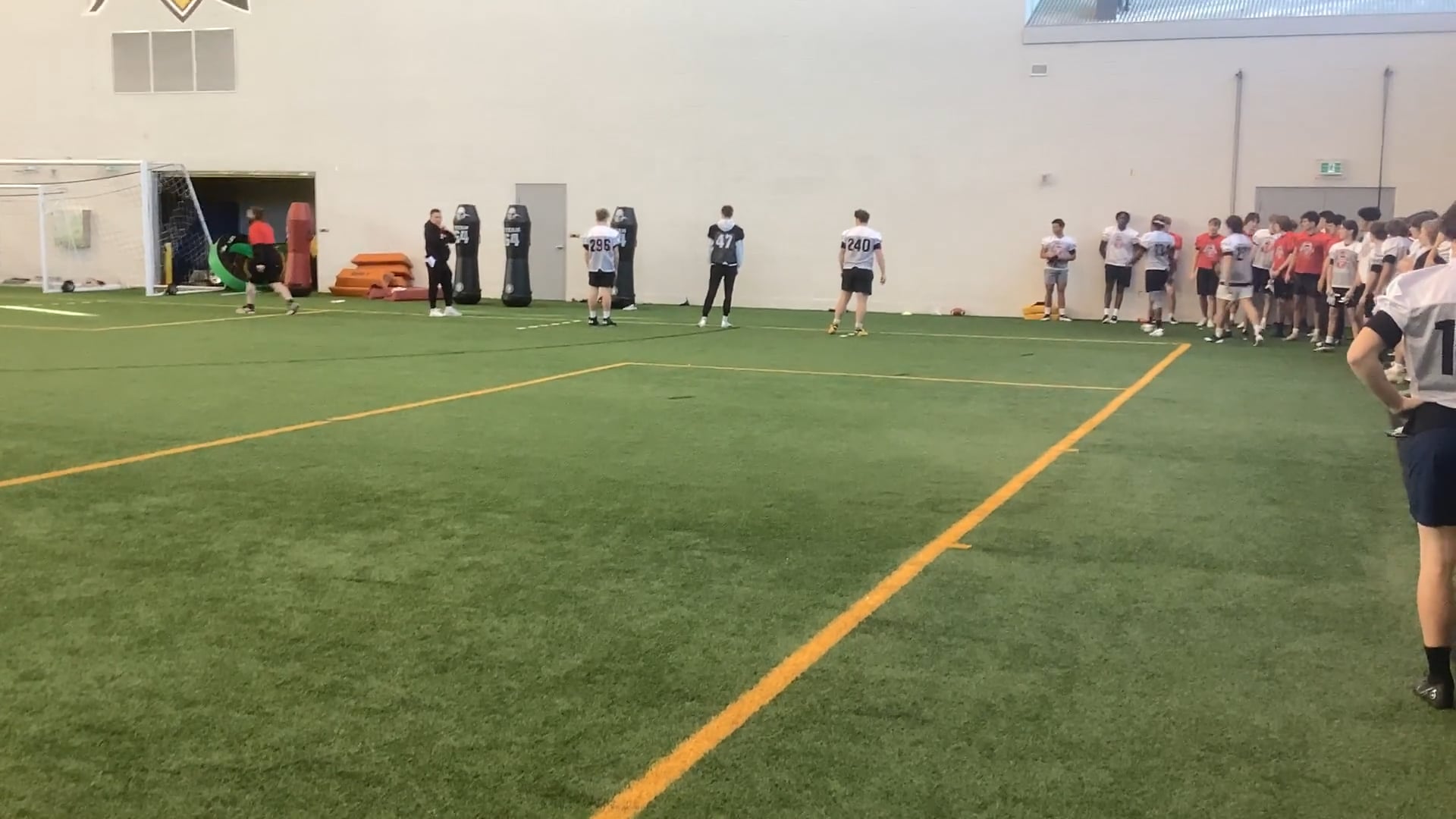 Watch joe marshall's 40 Yard Dash: 5.59 seconds