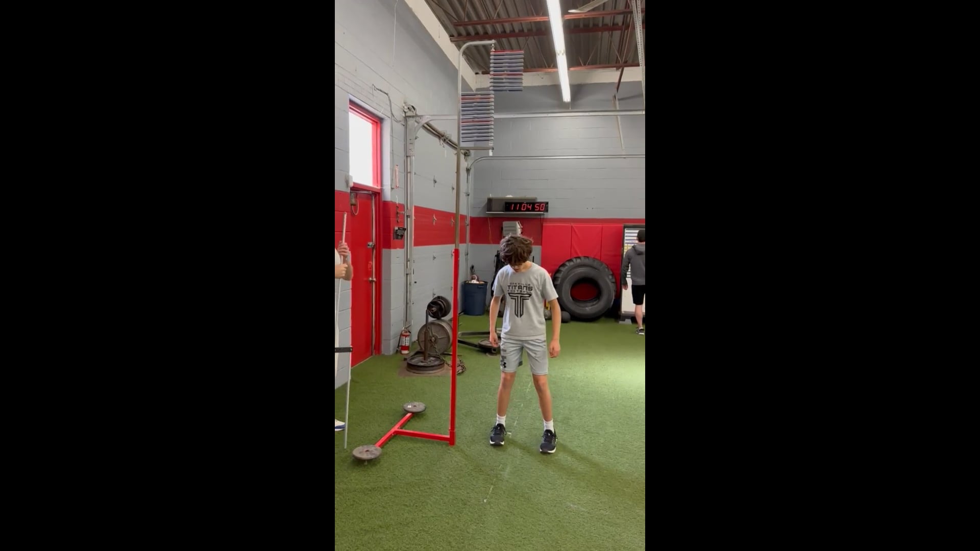 Watch troy laus's Vertical Jump: 13.38 inches