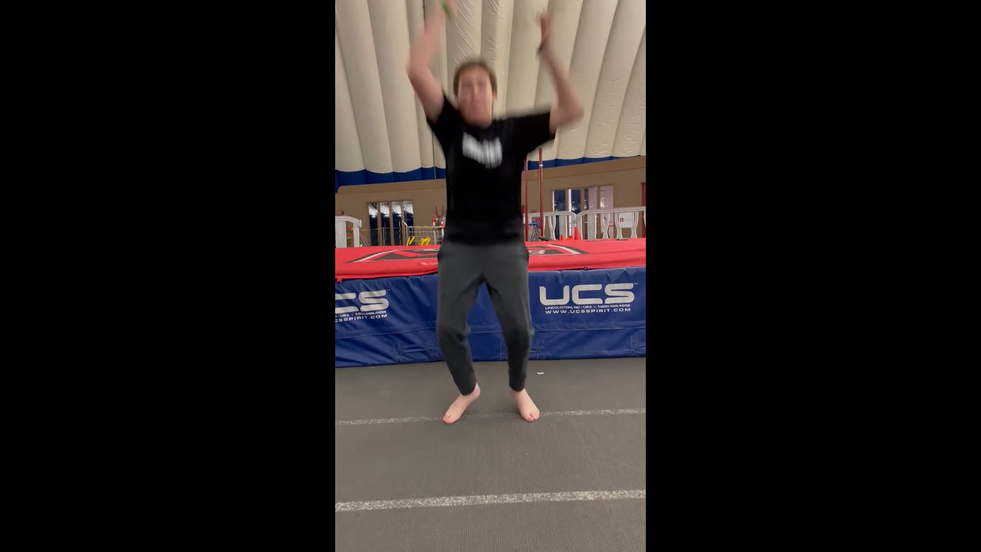 Watch darwin spence's Vertical Jump: 7.92 inches