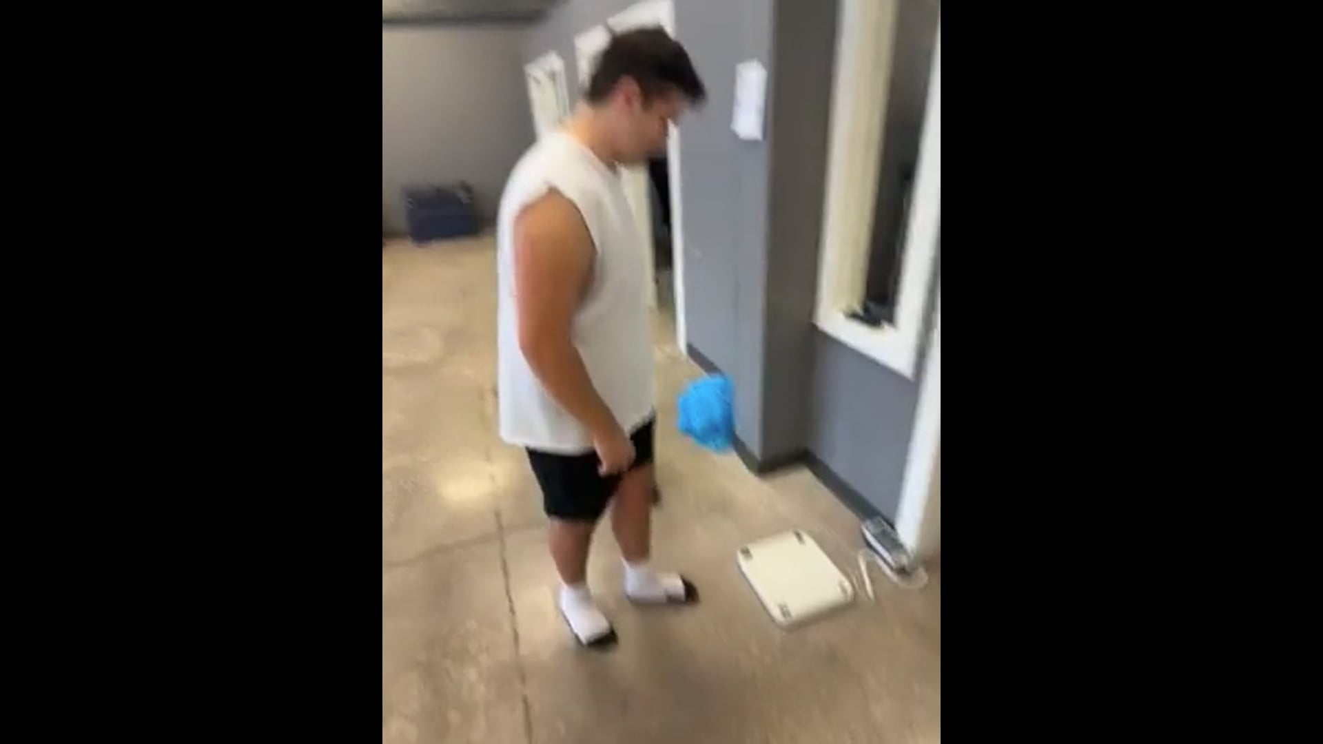Watch PurpleShift athlete's Weight: 266.4 pounds