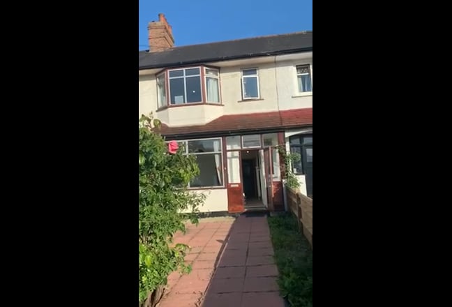 Video 1: Front of the property