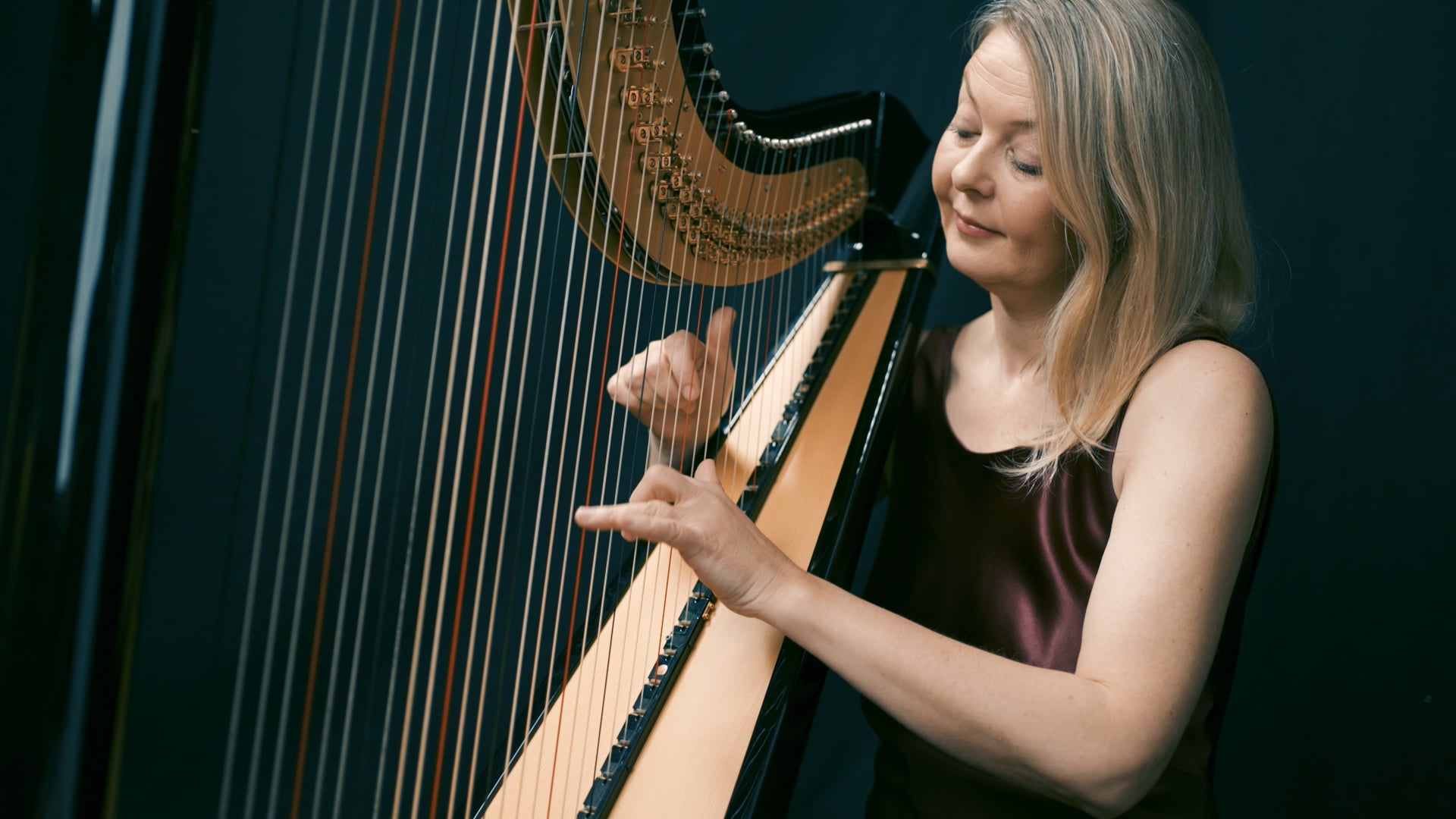 Eilidh McRae Electric Harp