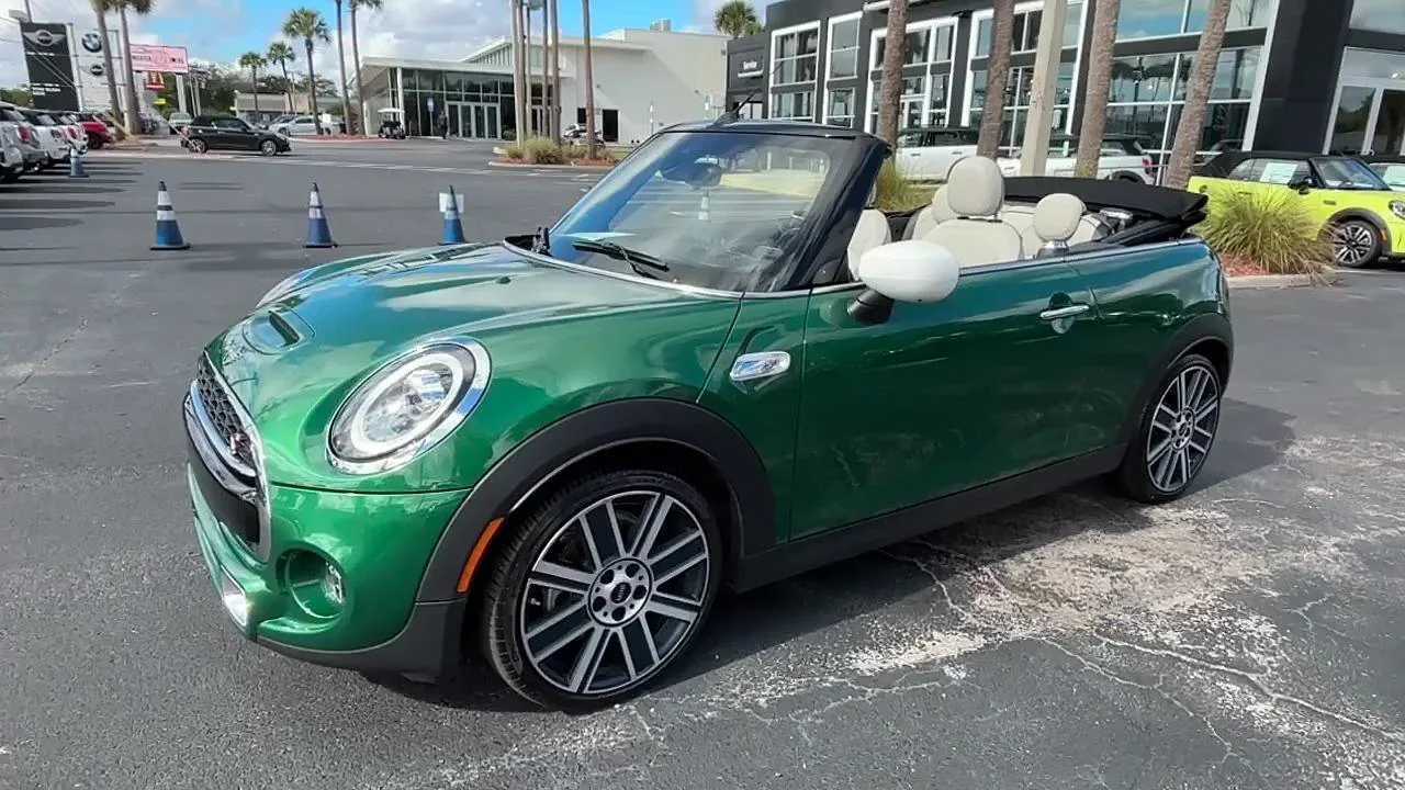 USED 2021 MINI COOPER Cooper S at Tom Bush MINI (USED) #86073A on Vimeo