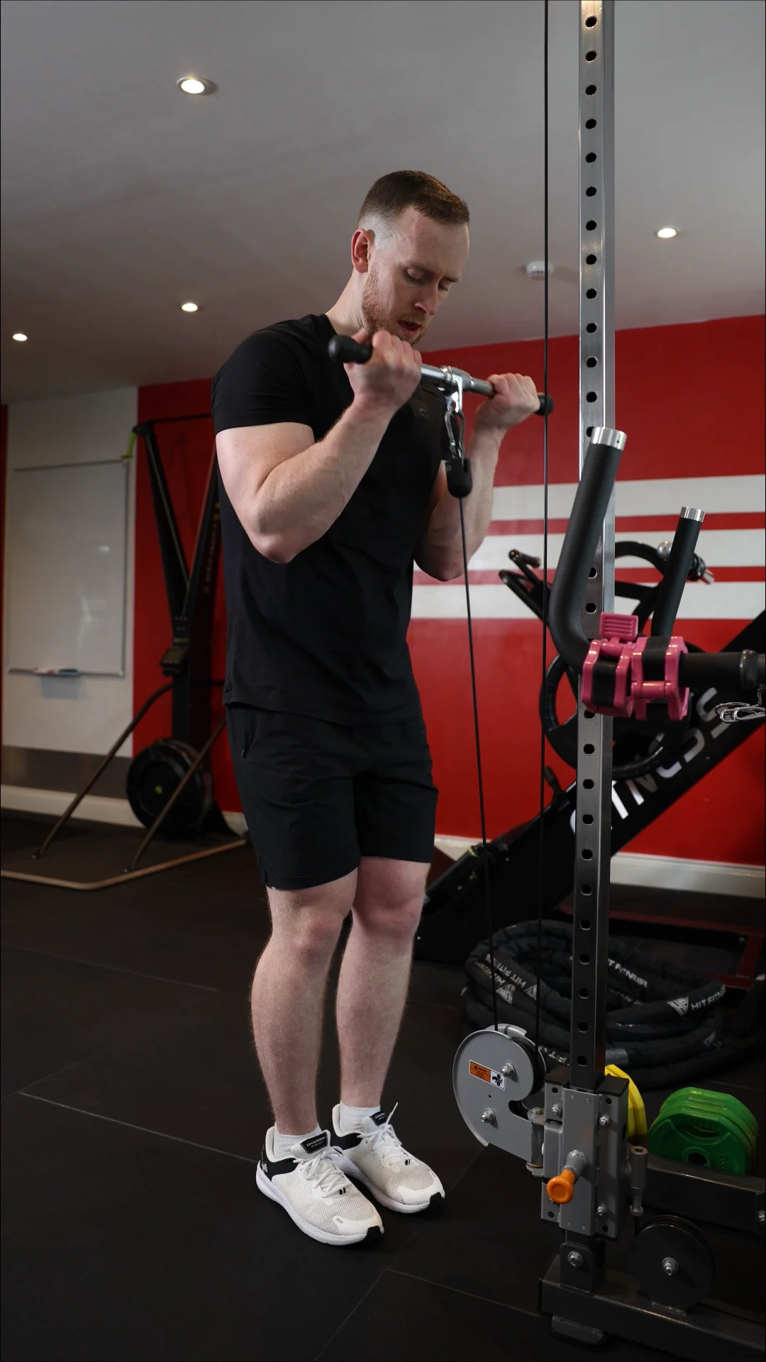 Mini Bar Bicep Curls on Vimeo