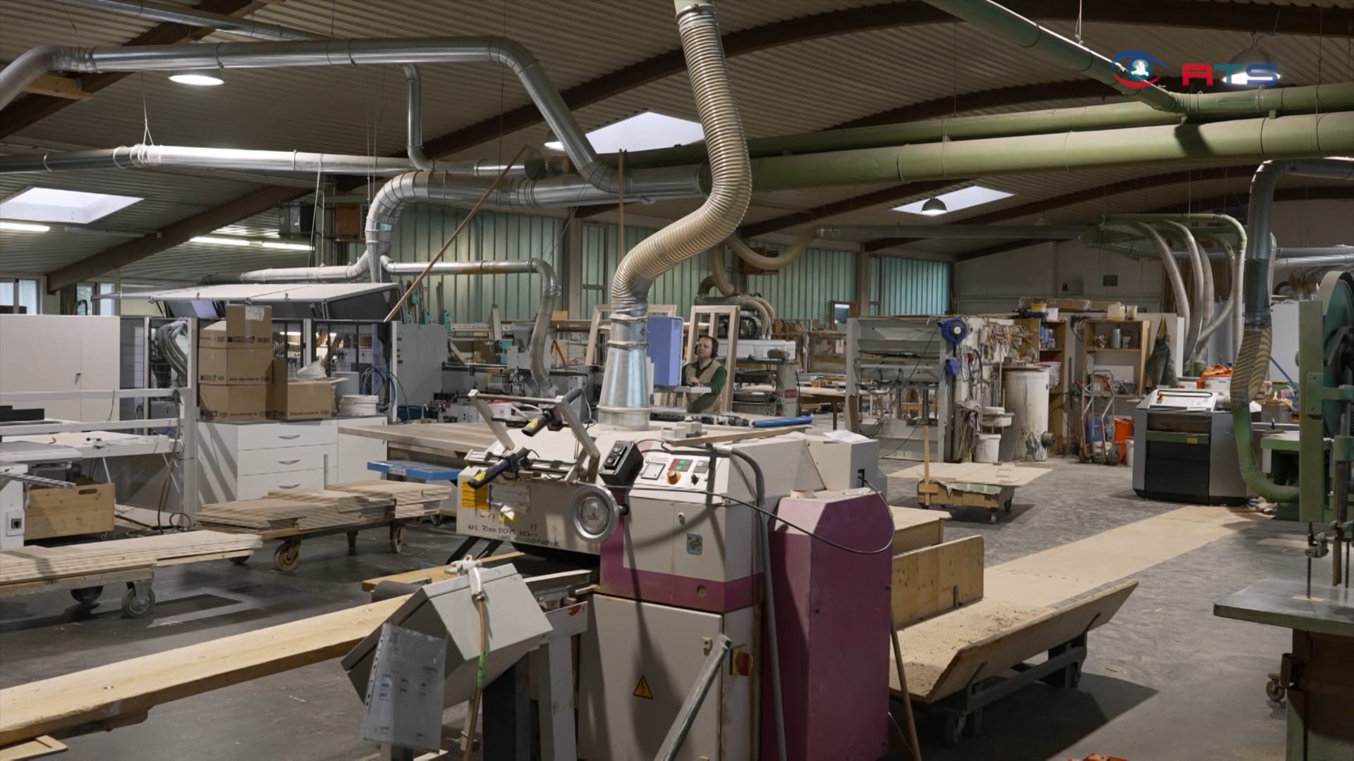 das-beste-stueck-aus-holz-in-der-panzerhalle-wurden-die-innovativsten-tischler-salzburgs-ausgezeichnet