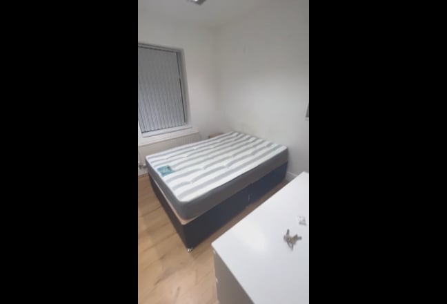 Ensuite dbl room   chortlton- Trafford  Main Photo