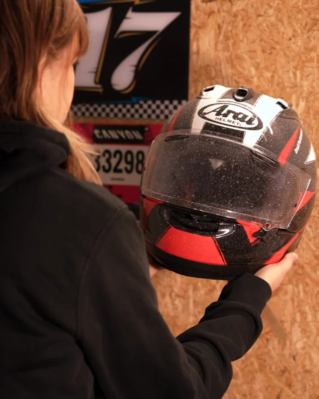  IPONE – Nettoyant Casque Extérieur Helmet'Out