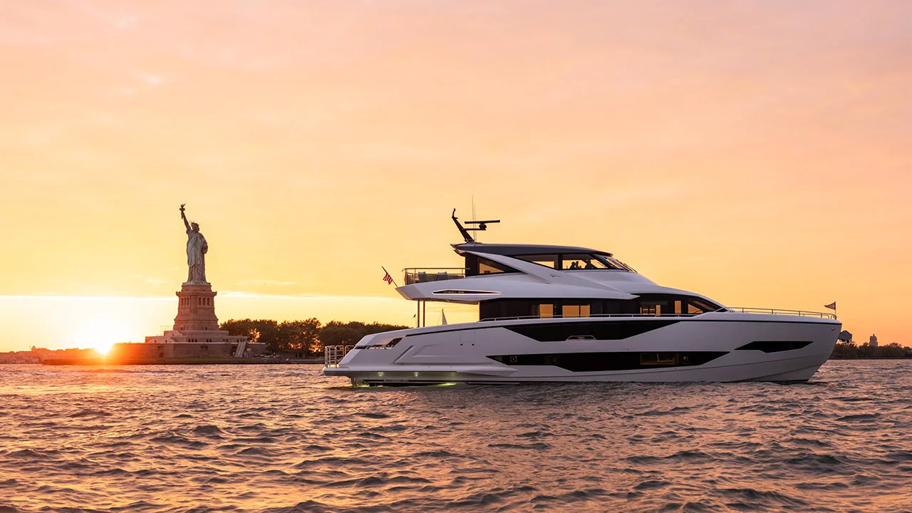 Sunseeker 90 Ocean Enclosed | Luxury Yacht | Sunseeker Ocean