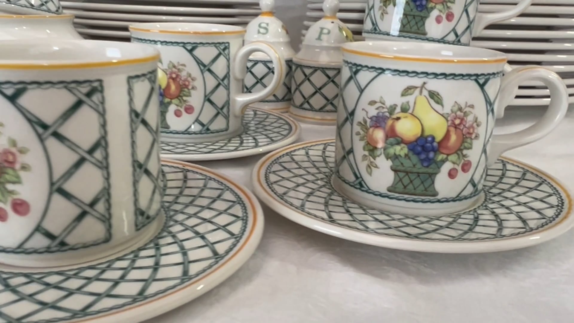 Dinnerware set Villeroy and Boch model Basket, 68 pieces at