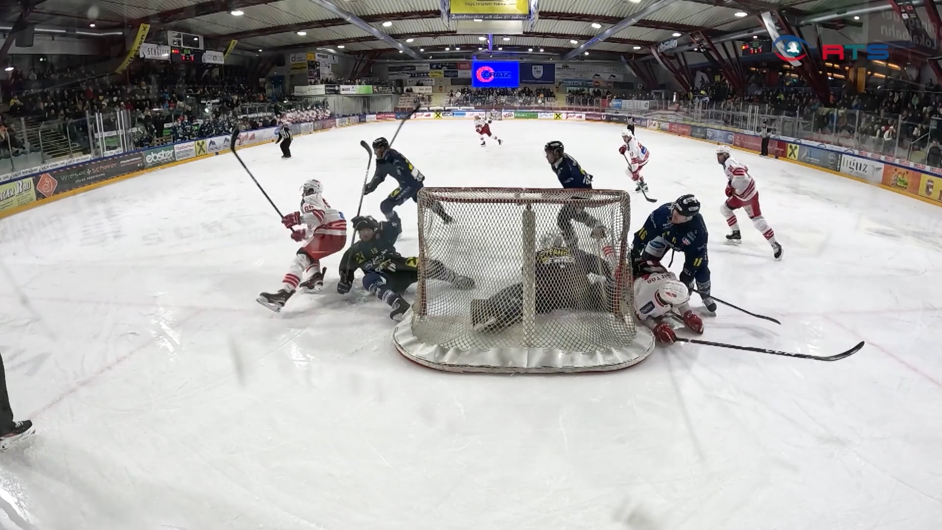 zeller-eisbaeren-bleiben-an-der-tabellenspitze