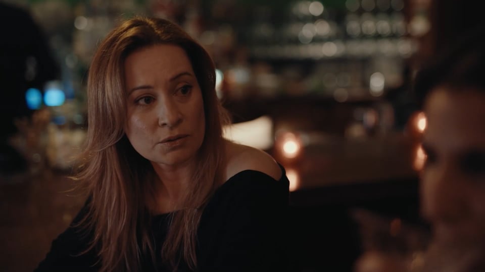 Movies: She Talks to Strangers (2023) by Bruce Sweeney: A Darkly Comedic Plot of Family, Deceit, and Revenge