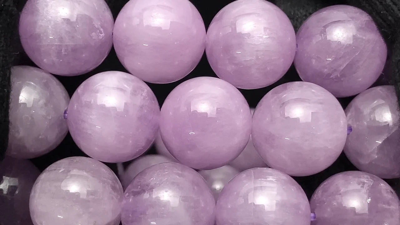 専用！【一撃で億越え✨宇宙銀行口座】セレーネルミナリア様✨クンツァイト絶対億越え 天然クンツァイト 15.17ct 【ライラックピンク】 美発色