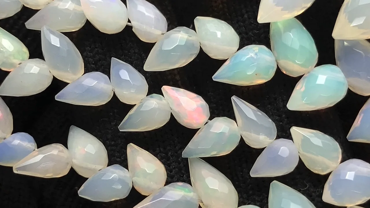 エチオピア産プレシャスオパールドロップブリオレットカット1連 【公式