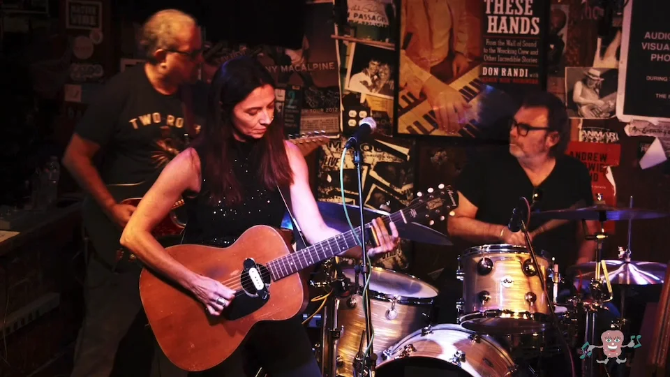 Kara Grainger | Road Dawg Touring Co