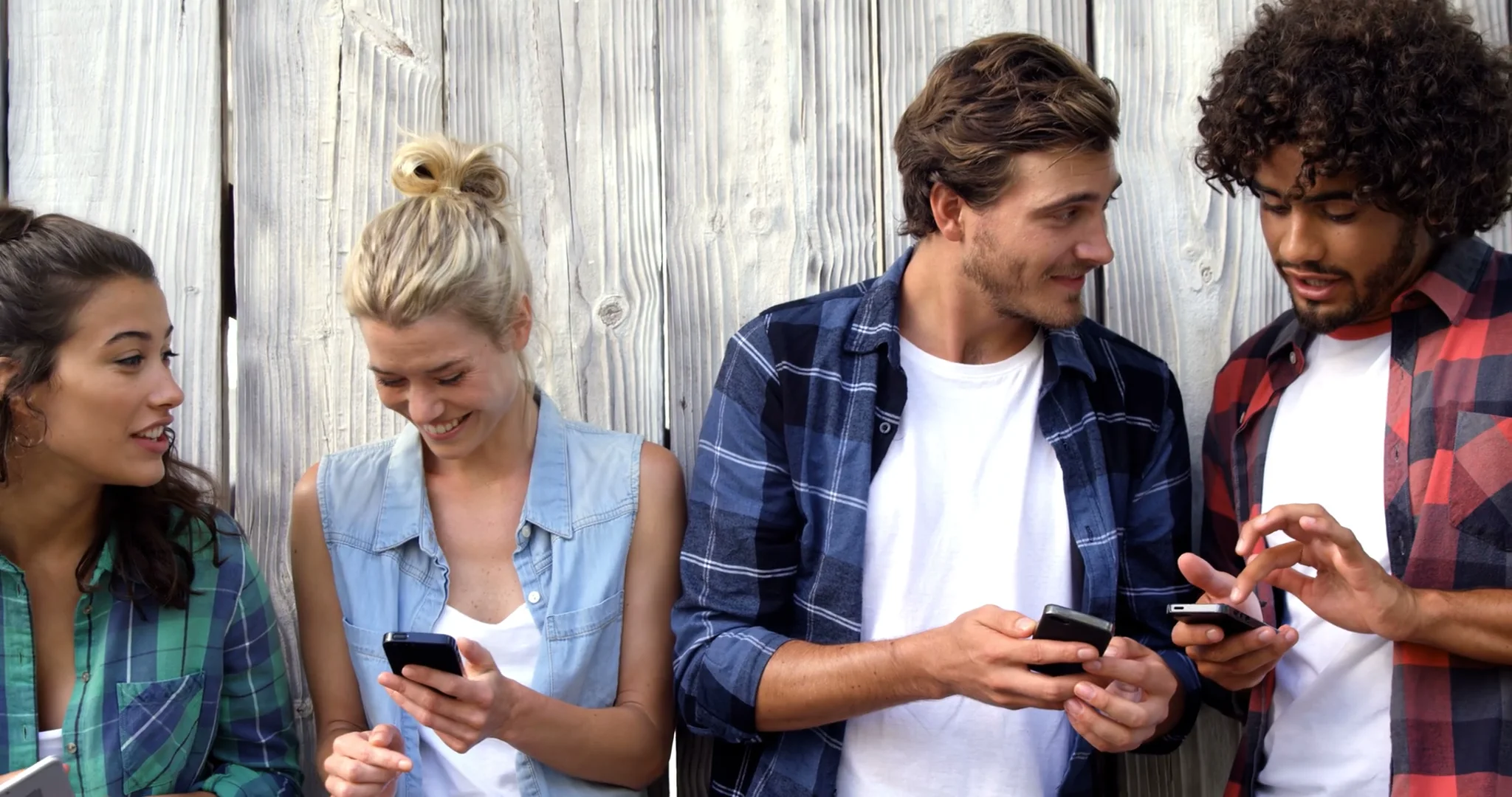 смех. Friends home. Getby. Get картинка. парни здороваются.