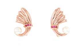C. 1940 Vintage 5.5mm Cultured Pearl Swirl Earrings with Ruby Accents in 14kt Rose Gold