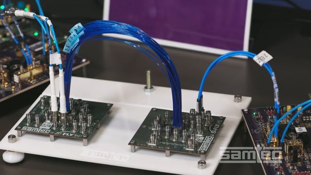 製品ライブデモでの224Gbps PAM4相互接続シリーズ紹介