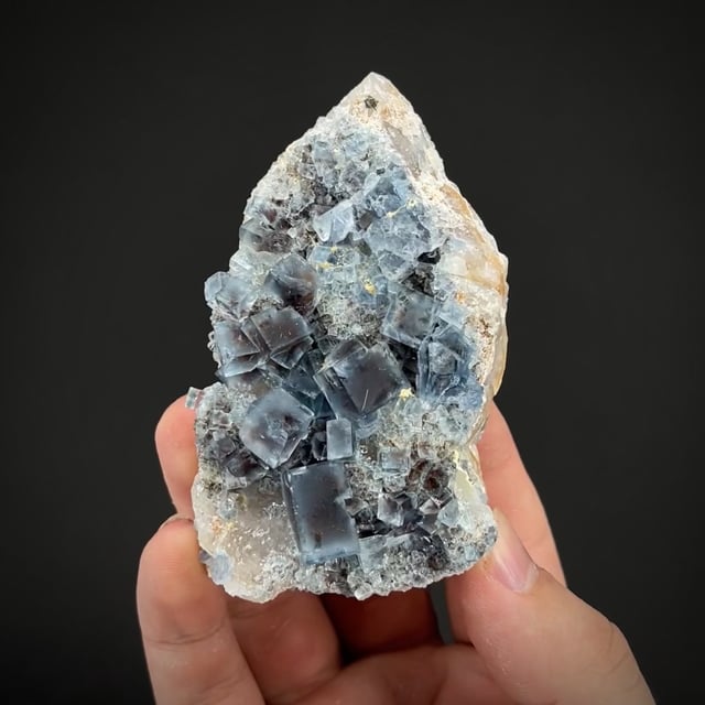 Fluorite (beautiful zoned crystals)
