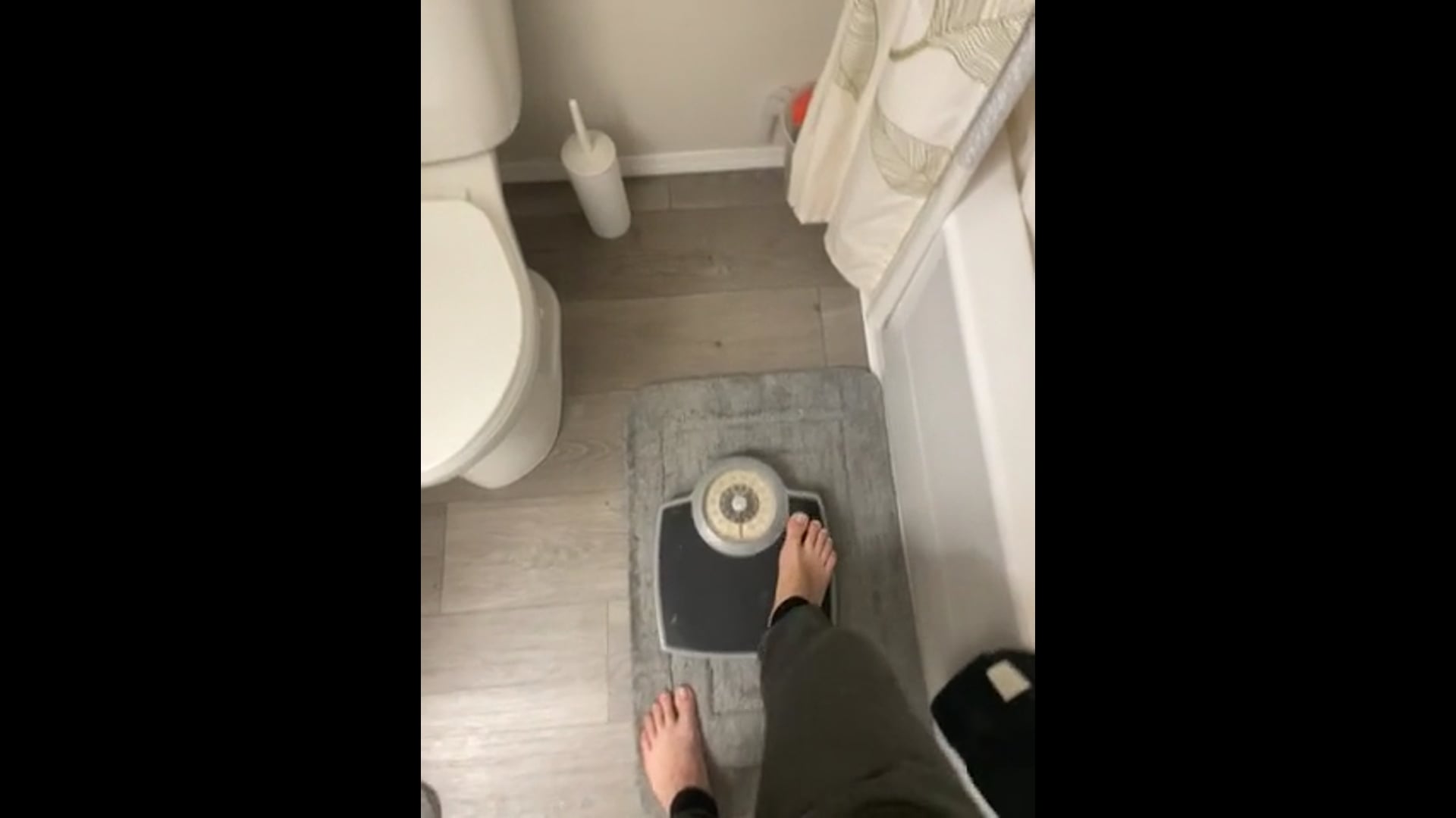Watch alexander argue's Weight: 180 pounds