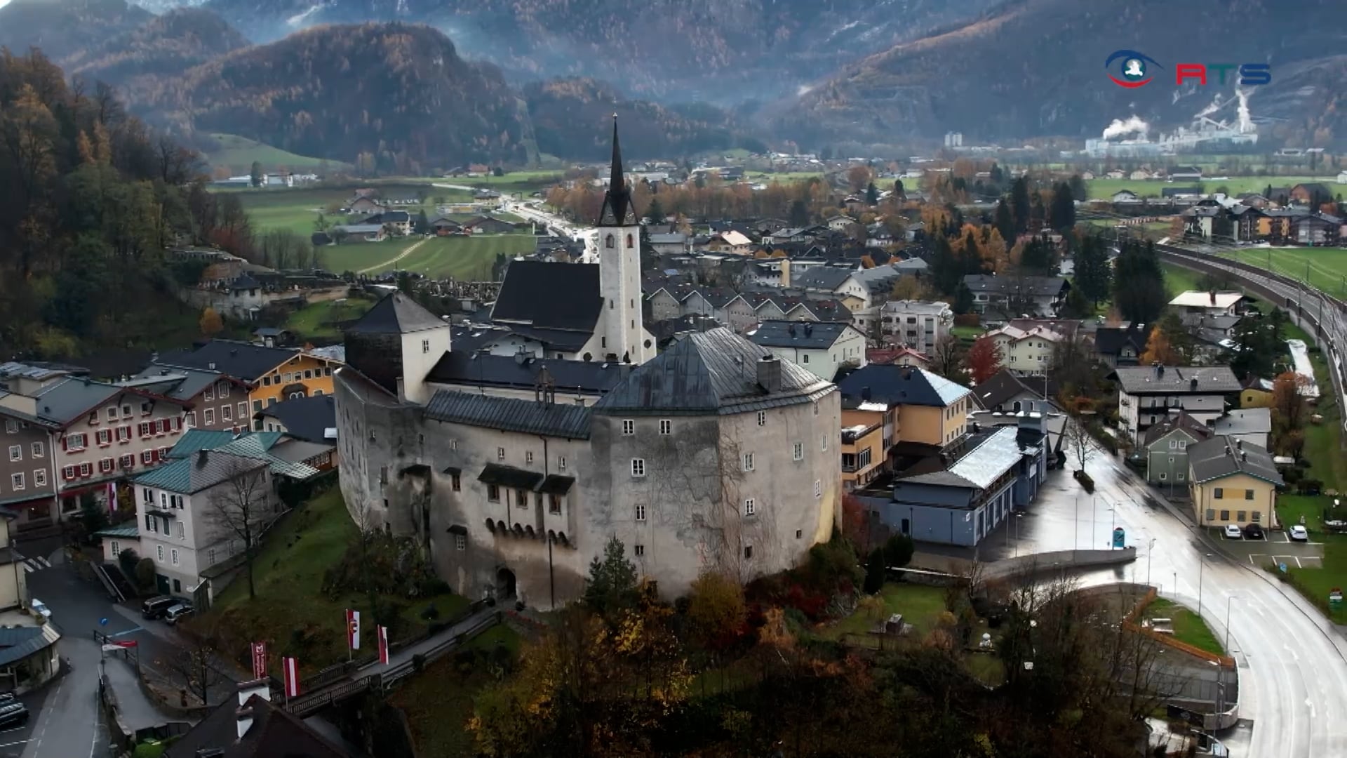 kunst-und-kultur-auf-burg-golling-im-gespraech-mit-peter-harlander