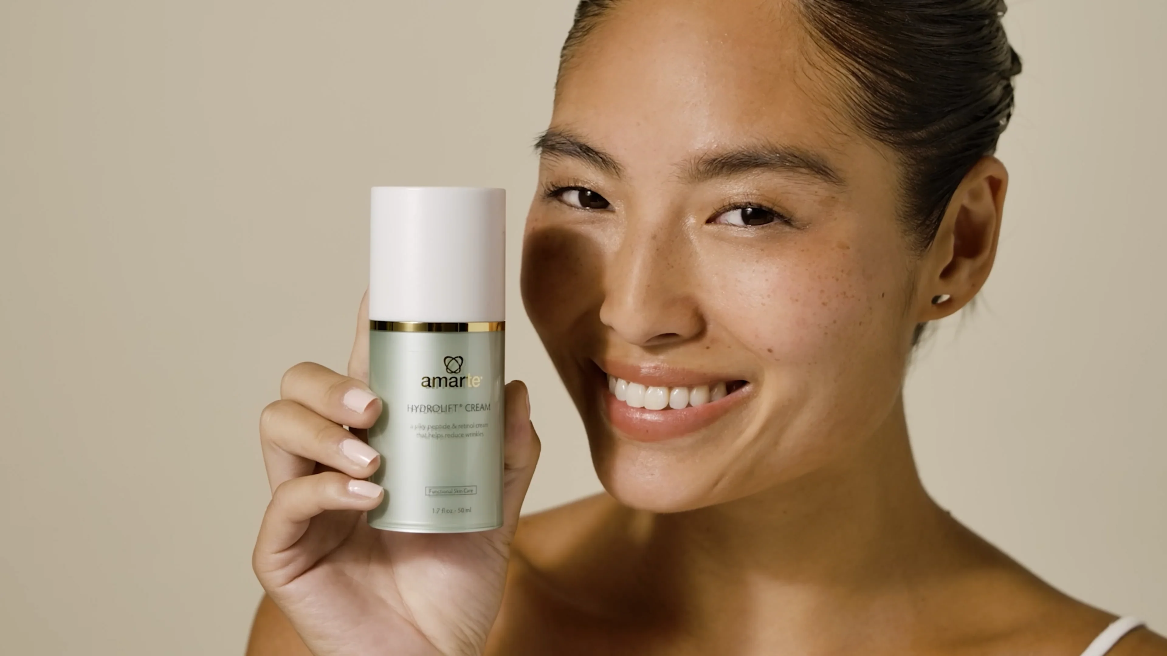 HYDROLIFT Cream: Amarte's Retinol-Rich Restoring Formula