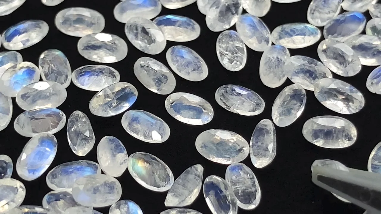 動画】宝石質レインボームーンストーンAAA- ルース オーバルファセット