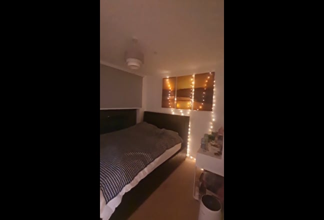 Double room in top floor spacious & stunning flat! Main Photo