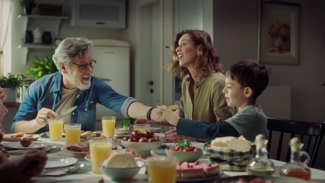 KTC - TVC - 4 godišnja doba (Božić)