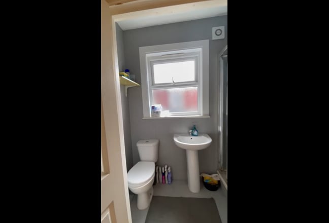 EN - SUITE Availablle - Harringay Area Main Photo