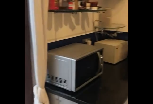 Double Room - West Kensington flat - 1 year stay  Main Photo