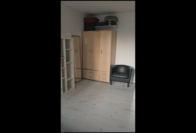Behind Old Street Station Massive Room Main Photo