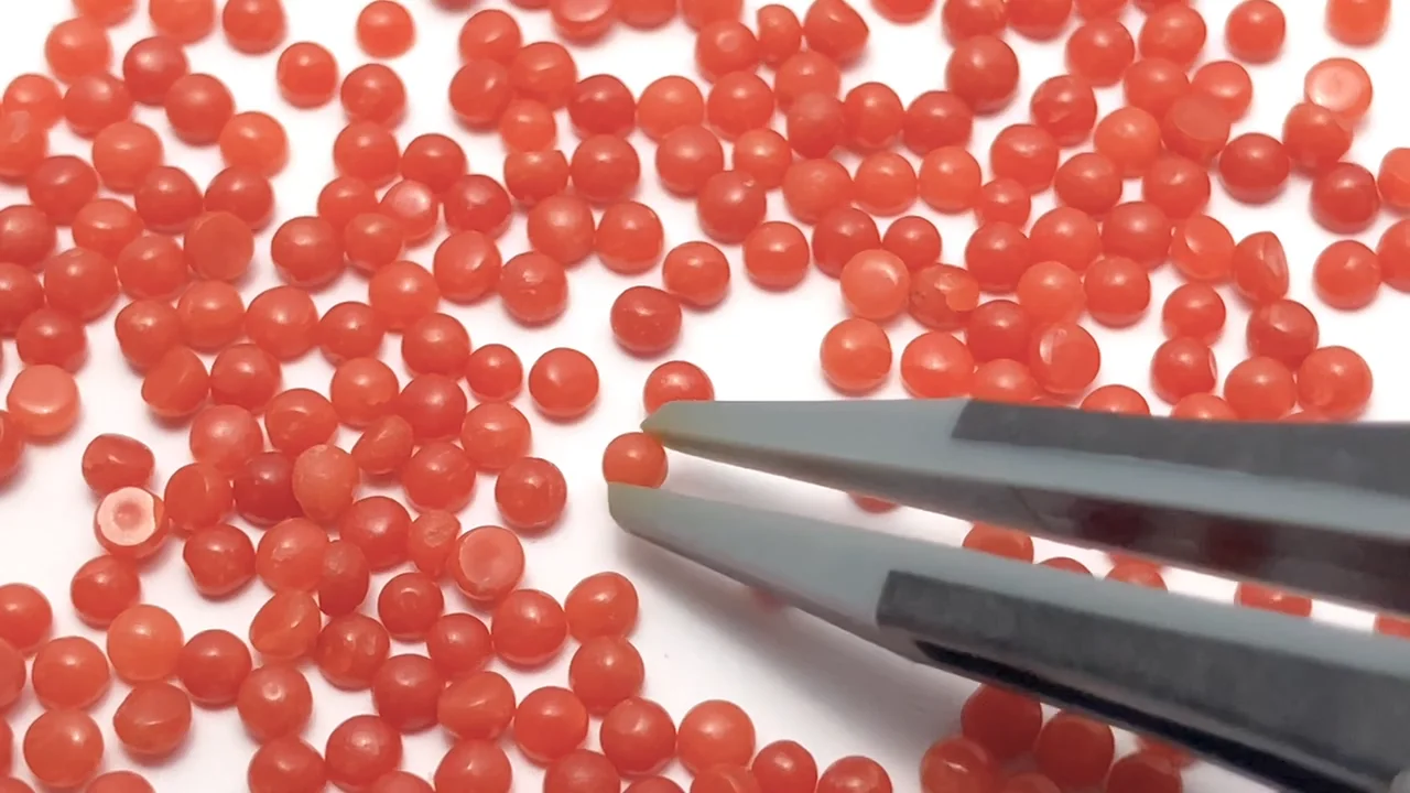 サルデーニャ産本珊瑚・レッドコーラル ラウンド カボション2×2mm 10個