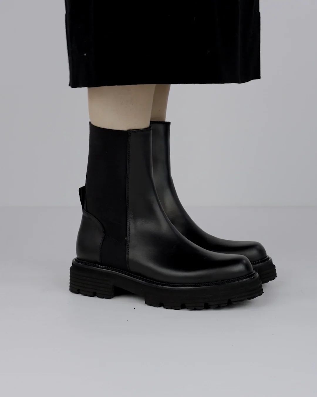 Stivaletti Chelsea Donna In Similpelle Nera, Tacco 4 Cm, Cerniera Laterale, Pannelli Elastici E Fibbia Dorata, Suola In Gomma, Taglia 39 EU