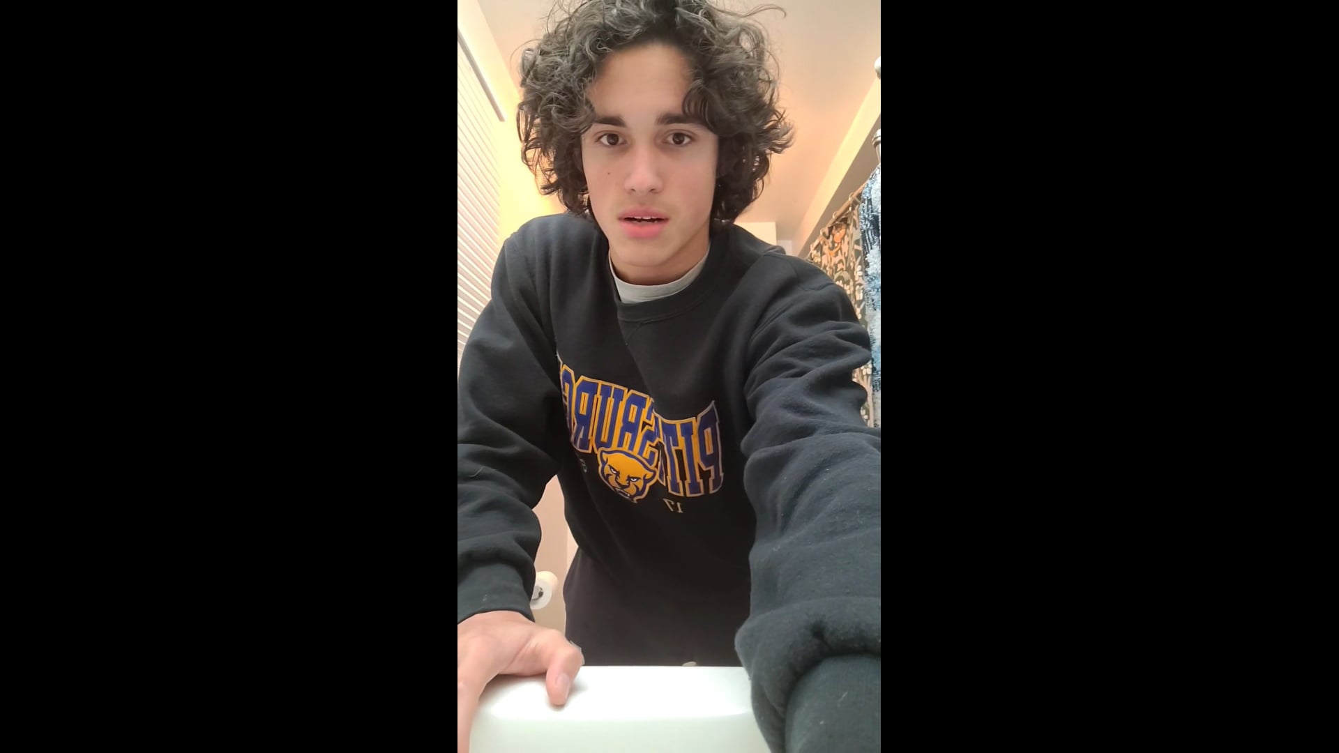 Watch andrew toth's Weight: 150.6 pounds