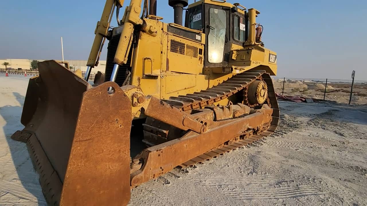 Caterpillar D8R Abu Dhabi December 2023 on Vimeo
