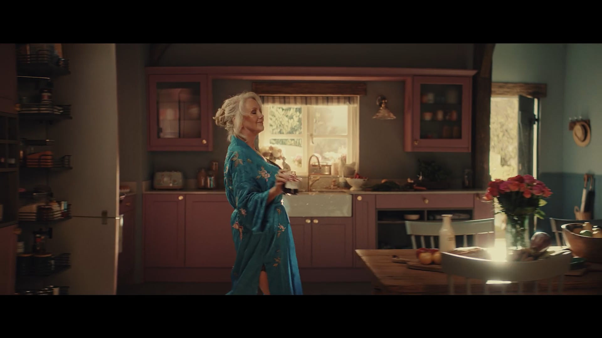 SET DRESSER | WREN KITCHENS | The Great Wrenovation | Production Design: Elizabeth Melinek |  Director: Michael J Ferns | Greenroom Productions