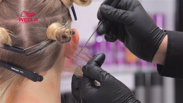 TONI&GUY: Future Foundation – Reverse Diagonal Full Head Highlights