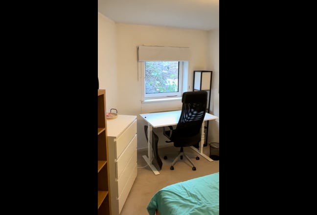 Tenancy in private building with courtyard Main Photo