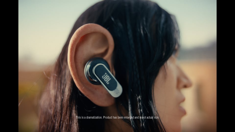 JBL Makes Earbuds