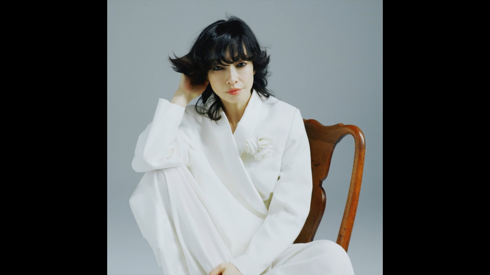 GROOVE IS IN THE HAIR (VOGUE JAPAN)