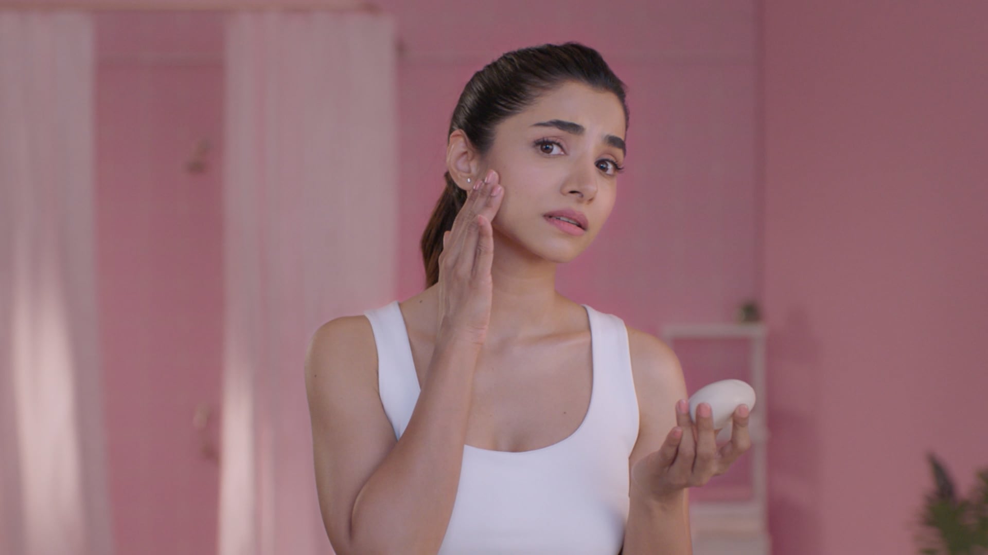 Glow & Lovely 6sec Bumper 6