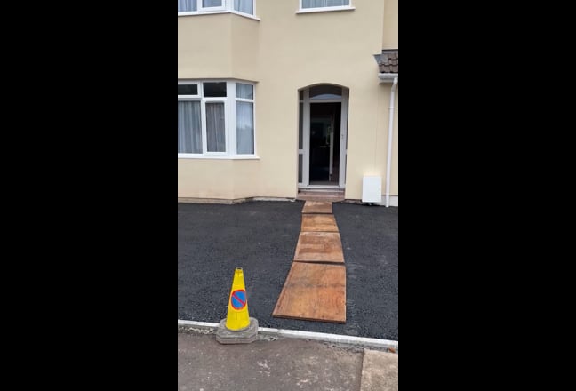 Refurbished 2 years ago Professional House Main Photo