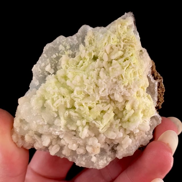 Hemimorphite ''cast'' after Cerussite with Mimetite