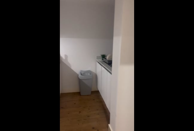  2-Bedroom Modern Flat from private landlord Main Photo
