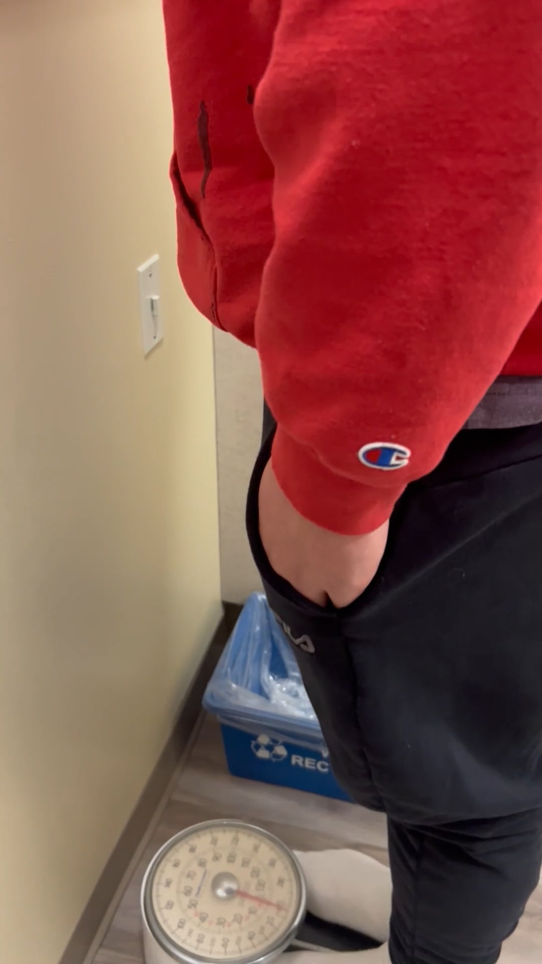 Watch junior stinson's Weight: 309 pounds