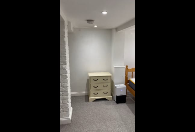 £500 Double Room with Cleaner All Billd Inc Main Photo